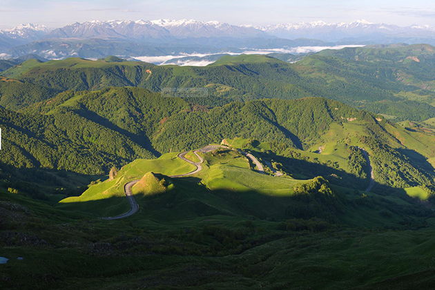 Фото экскурсии - Отправляйтесь в Домбай к величественным ледникам, заснеженным пикам и живописным озерам - 1