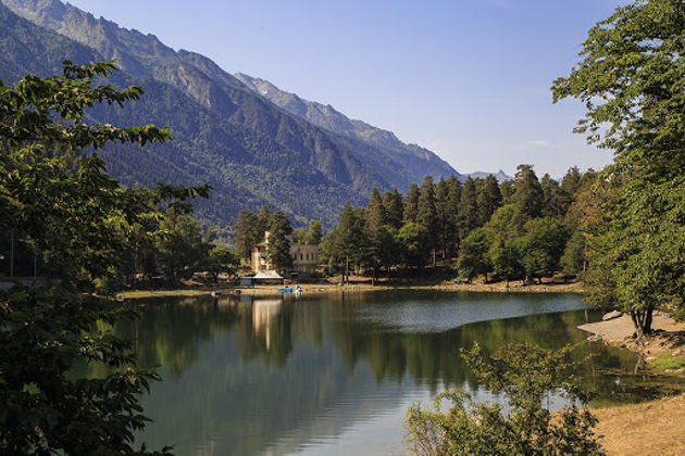 Фото экскурсии - Отправляйтесь в Домбай к величественным ледникам, заснеженным пикам и живописным озерам - 3