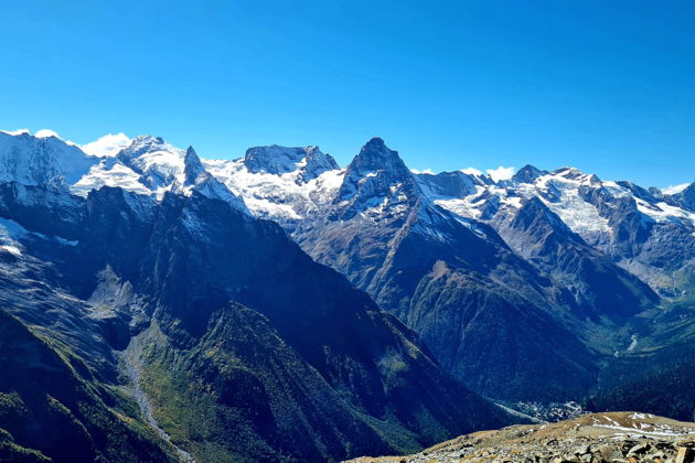 Фото экскурсии - Отправляйтесь в Домбай к величественным ледникам, заснеженным пикам и живописным озерам - 7
