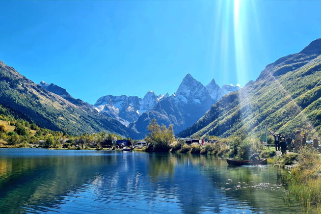 Фото экскурсии - Отправляйтесь в Домбай к величественным ледникам, заснеженным пикам и живописным озерам - 9