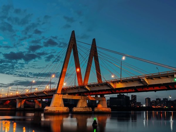 На прозрачных сапах с подсветкой — по ночной Казани - фото 4