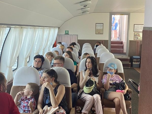 В Петергоф на скоростном судне: экскурсия по Нижнему парку и Большому дворцу - фото 3