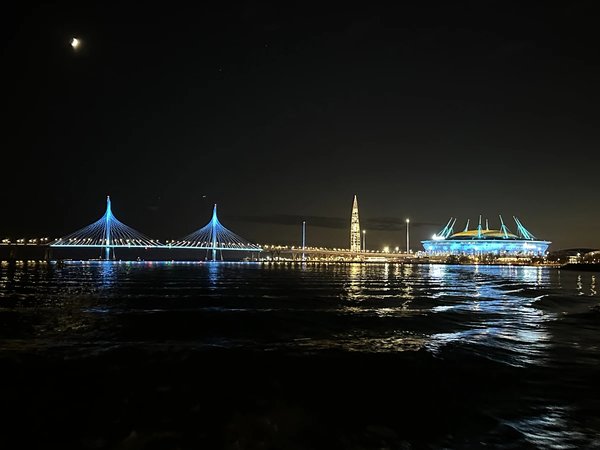 К разводным мостам — на ночном теплоходе - фото 2