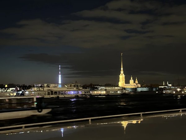 К разводным мостам — на ночном теплоходе - фото 4