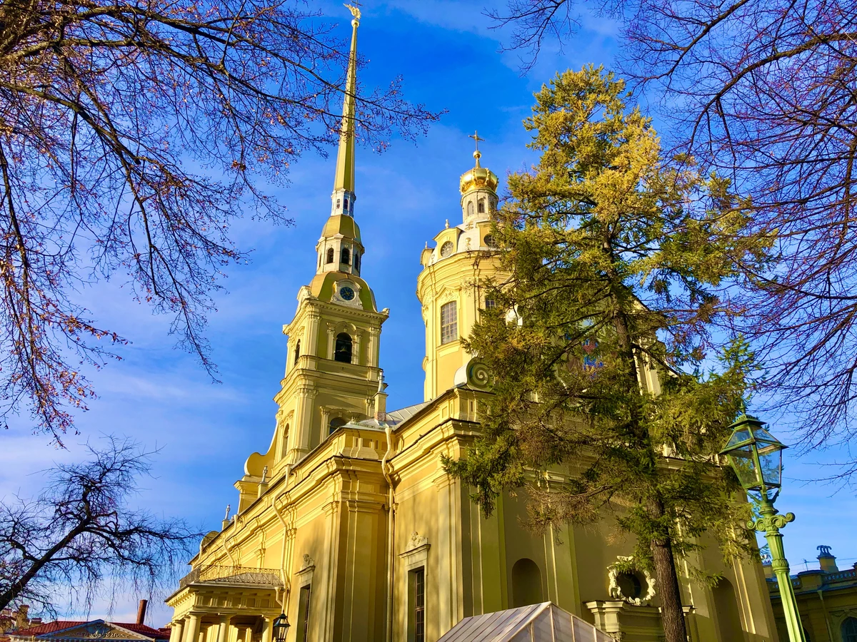 Под сенью золотого шпиля: экскурсия по Петропавловской крепости - фото 2