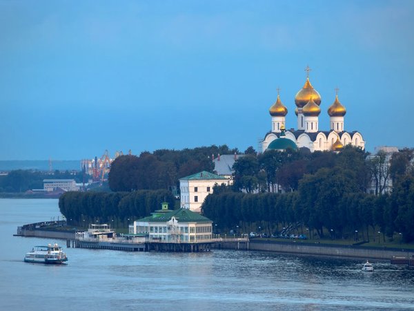 Прогулочный рейс в Ярославле на электрокатамаране «Белояр» (по выходным) - фото 2