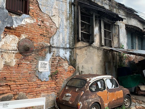 Город ангелов и искушений — глазами местных жителей - фото 1