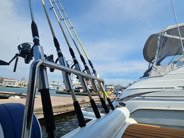 Морская рыбалка на катере с приготовлением улова — в Адлере - фото 2