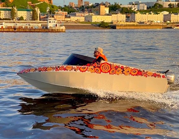 На катере по водам Нижнего Новгорода (без капитана)