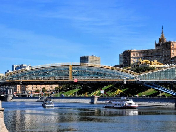 Речная прогулка по центру Москвы от причала Киевский до парка Зарядье - фото 1