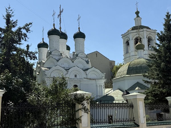 В тени Тверской: воротники, дворяне и купцы