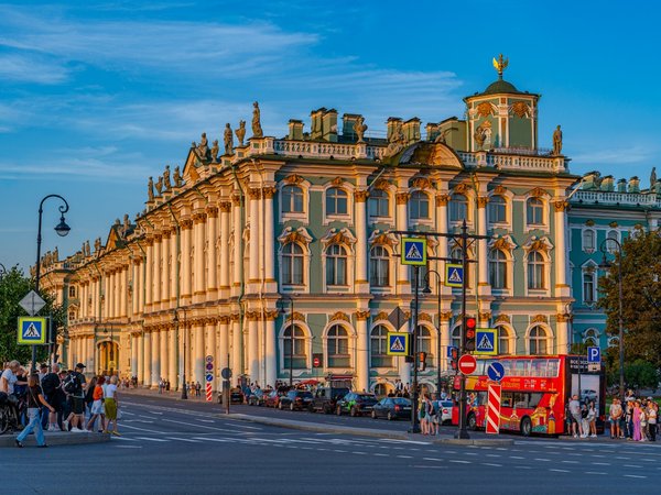 Обзорная экскурсия по Санкт-Петербургу + посещение Эрмитажа