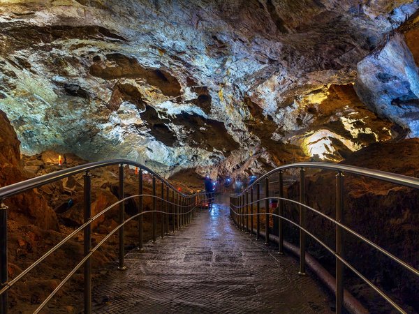 Из Сухума — в карстовое подземелье Анакопии - фото 1