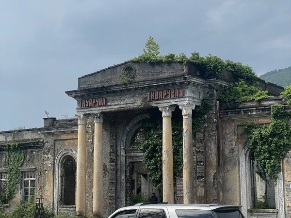 Из Гудауты — в Акармару, Ткуарчал и к трём водопадам