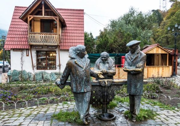 От Монастырей до Озера: Однодневное Приключение в Армении - фото 3