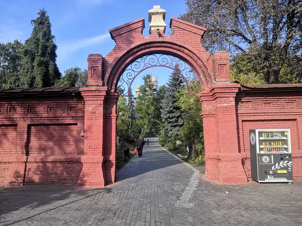 Новодевичье кладбище и его главные скульптуры - фото 3