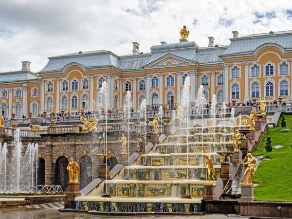 Императорские резиденции: Петергоф и Царское Село - фото 2
