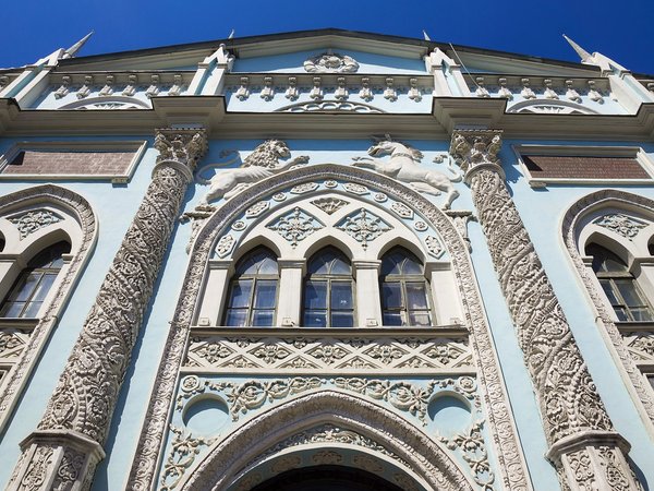 Семейная экскурсия-квест «В поисках льва и единорога»