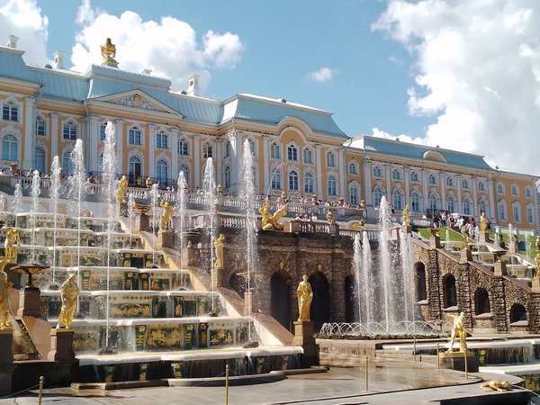 Петергоф: фонтаны и дворцы Нижнего парка - фото 1