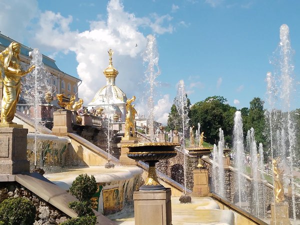 Петергоф: фонтаны и дворцы Нижнего парка - фото 2