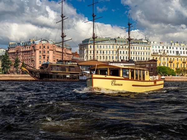 Индивидуальная экскурсия на атмосферном катере «Онегин» - фото 1