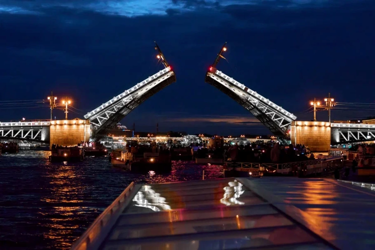 На теплоходе к разводным мостам Петербурга! - фото 4