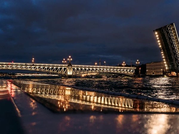 Водная прогулка с аудиогидом на развод мостов