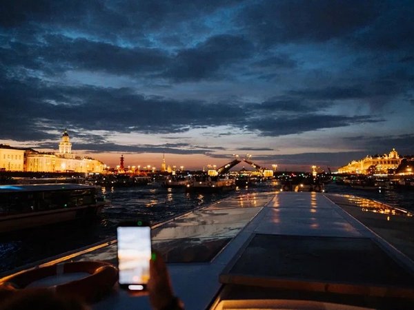 Водная прогулка с аудиогидом на развод мостов - фото 3