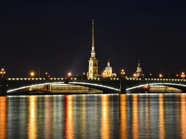 Ночной Петербург: автобусная экскурсия и теплоходная прогулка - фото 1