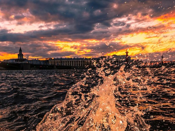 Ночная прогулка от Эрмитажа и развод мостов — на теплоходе - фото 3