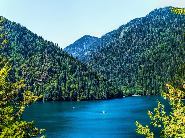 Курортная Гагра и озеро Рица - фото 1
