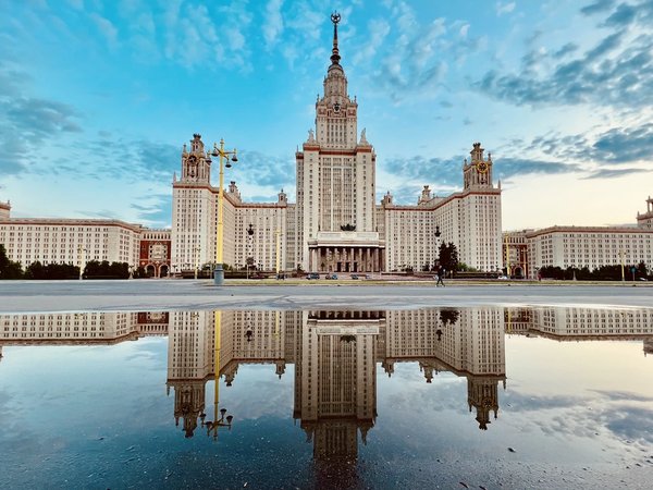 «Высотка номер один»: прогулка вокруг Главного здания МГУ