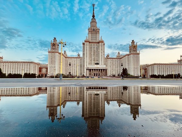 «Высотка номер один»: прогулка вокруг Главного здания МГУ - фото 1