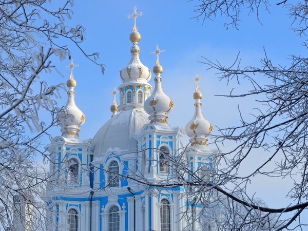 Знакомство с историей Смольного собора