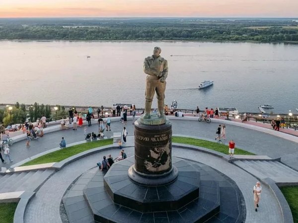 Прогулочный рейс на теплоходе «Москва-198» — в обед и вечером (по будням) - фото 4
