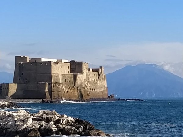 Замки Неаполя: от замка Яйца до замка Святого Эльма - фото 1