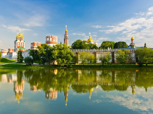 Новодевичий монастырь: история и легенды - фото 1