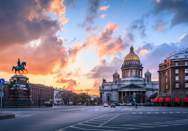 Индивидуальная экскурсия по вечернему Петербургу на микроавтобусе