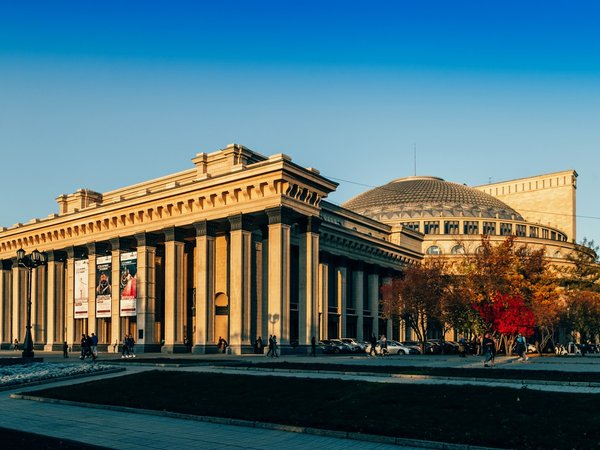 По Новосибирску — в мини-группе