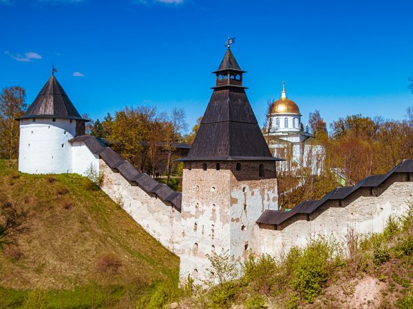 Старый Изборск и Печорский монастырь: из Пскова в небольшой группе