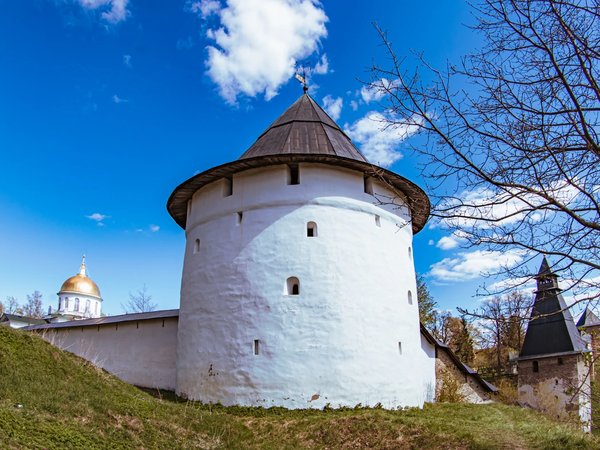 Старый Изборск и Печорский монастырь: из Пскова в небольшой группе - фото 3