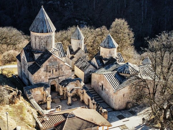 Монастырь Агарцин и лесная прогулка к скрытому водопаду - фото 1