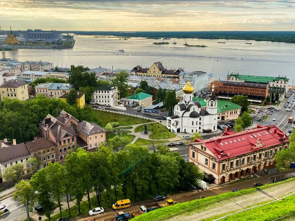 За ручку по Нижнему Новгороду: аудиоэкскурсия по кремлю и Рождественской улице - фото 1