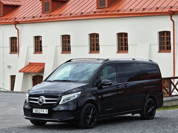 Поездка по главным местам Минска на Mercedes-Benz V-Class - фото 1