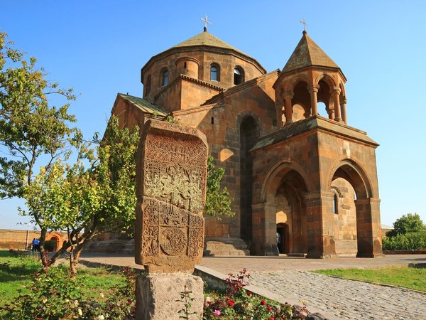Эчмиадзин и храм Звартноц в мини-группе