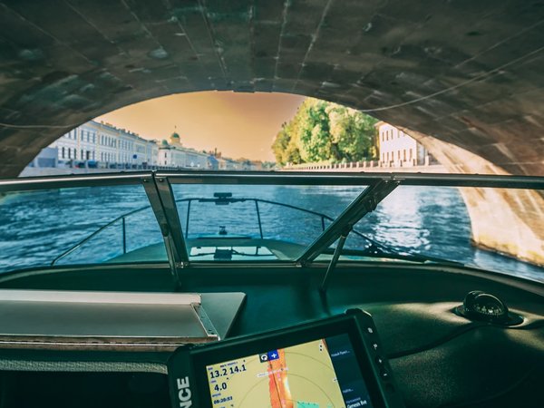 На катере по рекам и каналам Петербурга - фото 4