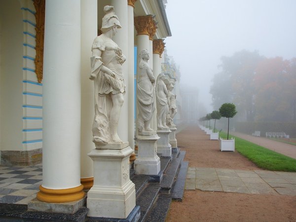 В Пушкин — по дворцам!