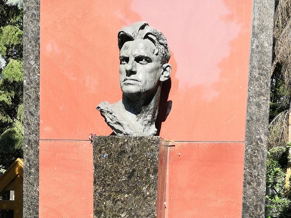Новодевичье кладбище: некрополь советской элиты в мини-группе - фото 3