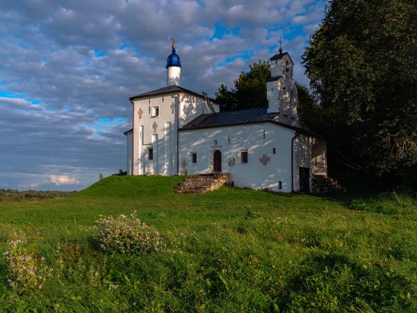 Старый Изборск и Псково-Печерский монастырь: путешествие к истокам Руси - фото 1