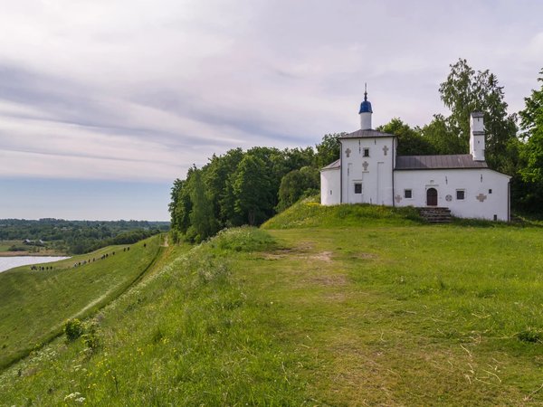 Старый Изборск и Псково-Печерский монастырь: путешествие к истокам Руси - фото 4